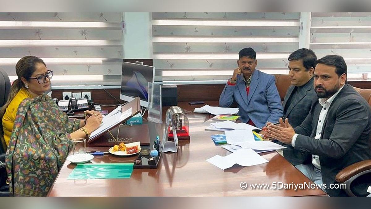Hina Bhat, Kashmir, Jammu And Kashmir, Jammu & Kashmir, Jammu, J&K Khadi Villages and Industries Board, JKKVIB, Dr.Hina Shafi Bhat, KVIB, Dr. Jagdish Chander