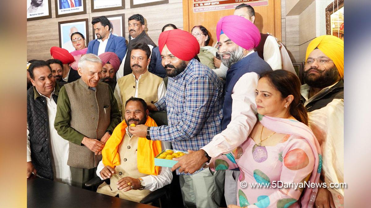 Dr. S.S Ahluwalia, Dr. Sunny Singh Ahluwalia, Sunny Singh Ahluwalia, AAP, Aam Aadmi Party, Aam Aadmi Party Punjab, AAP Punjab