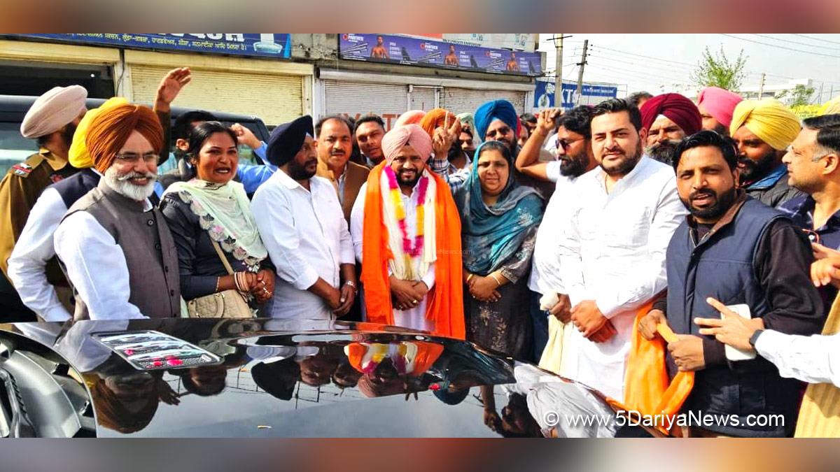 Karamjit Anmol, AAP, Aam Aadmi Party, AAP Punjab, Aam Aadmi Party Punjab, Sangrur, Saravjit Kaur Manuke