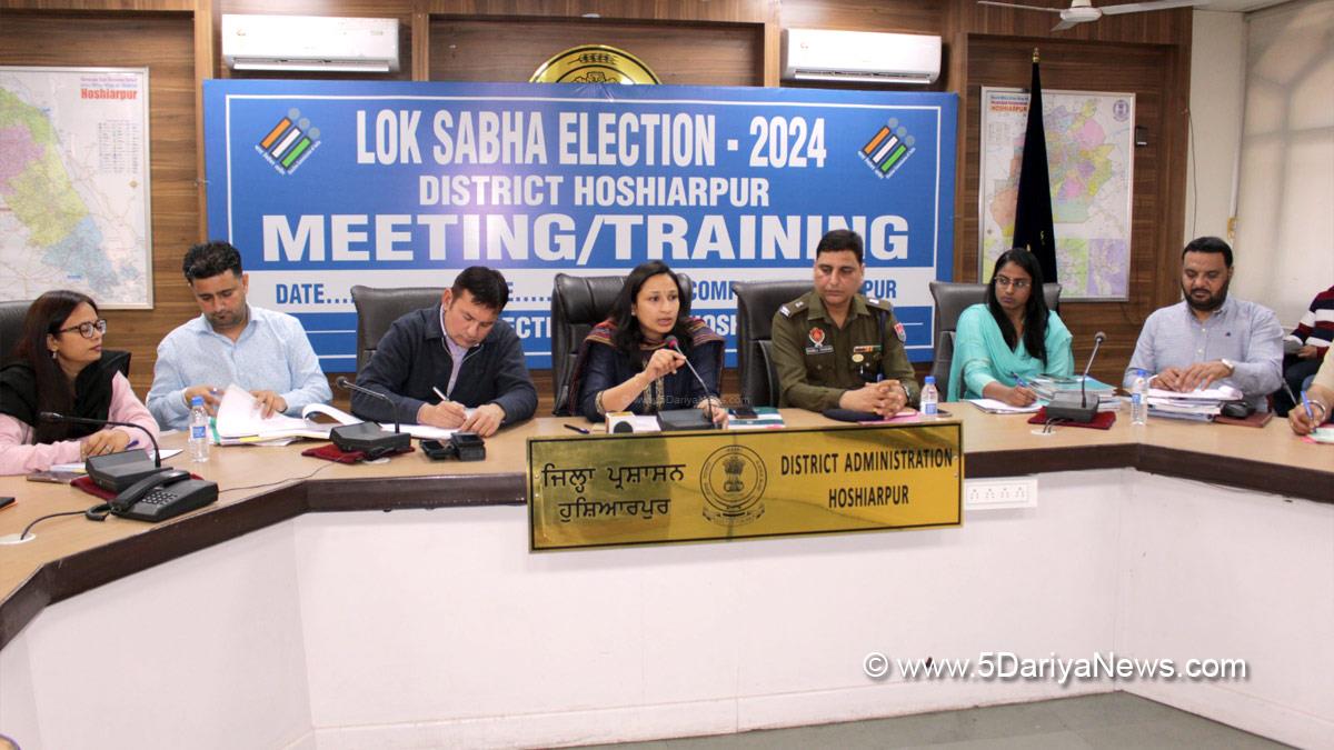 Komal Mittal, DC Hoshiarpur, Deputy Commissioner Hoshiarpur, Hoshiarpur, ECI, Chief Electoral Officer Punjab, Lok Sabha Elections 2024, General Elections 2024, CEO Punjab, Chunav Ka Parv, Desh Ka Garv