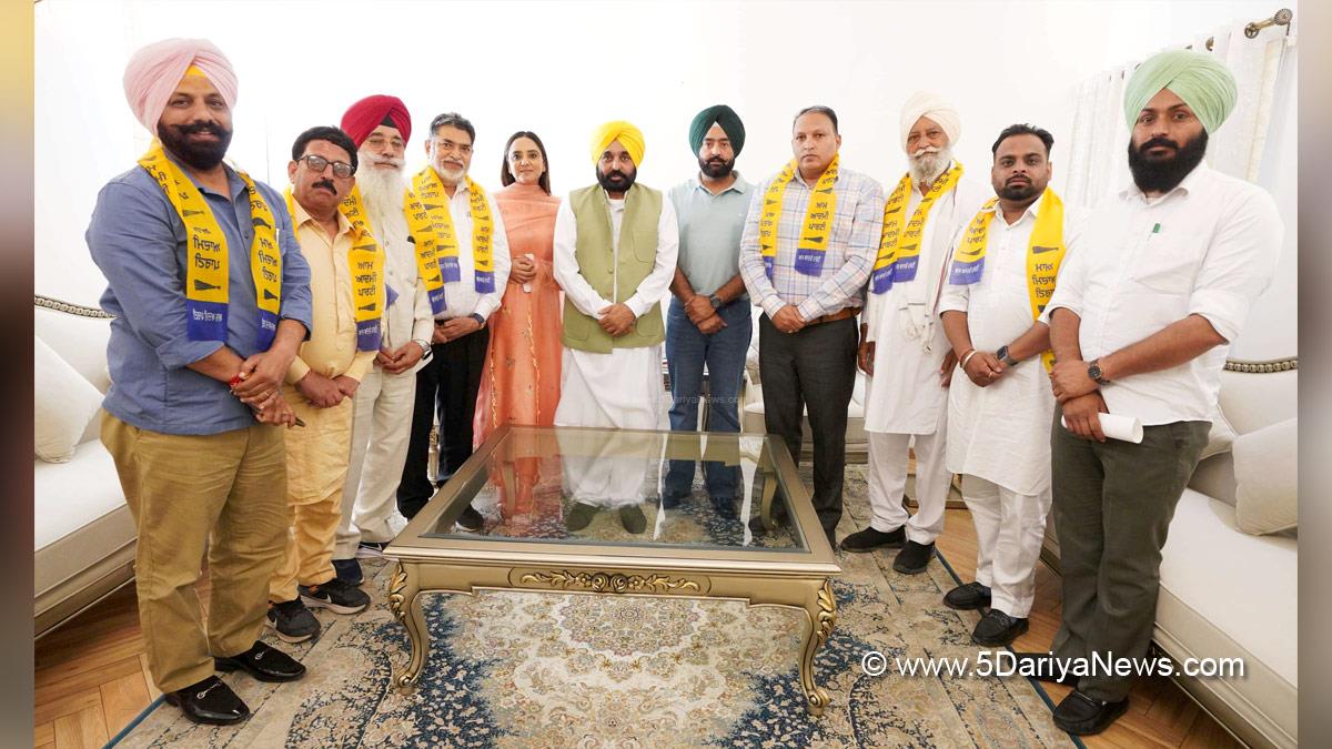 Bhagwant Mann, Bhagwant Singh Mann, AAP, Aam Aadmi Party, Aam Aadmi Party Punjab, AAP Punjab, Government of Punjab, Punjab Government, Punjab, Chief Minister Of Punjab, Amandeep Kaur Arora, Davinderjit Singh Laddi Dhos