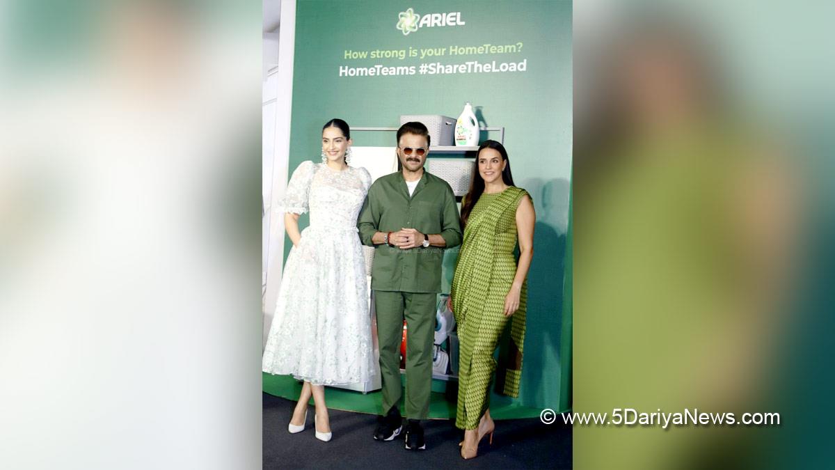 Anil Kapoor,Sonam Kapoor,Bollywood,Entertainment,Mumbai,Actor,Cinema,Hindi Films,Movie,Mumbai News,Ariel
