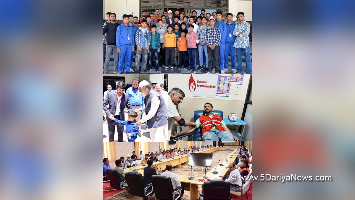 Dr. Devansh Yadav, Kishtwar, DDC Kishtwar, District Development Commissioner Kishtwar, Kashmir, Jammu And Kashmir, Jammu & Kashmir, District Administration Kishtwar, World Red Cross, World Red Cross and Red Crescent Day, Red Cross Day, World Red Cross Day 2024, Blood Camp, Blood Donation Camp