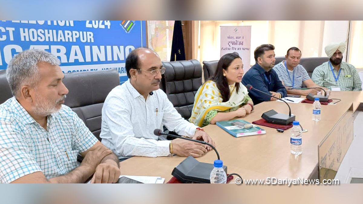 Komal Mittal, DC Hoshiarpur, Deputy Commissioner Hoshiarpur, Hoshiarpur, ECI, Chief Electoral Officer Punjab, Lok Sabha Elections 2024, General Elections 2024, CEO Punjab, Chunav Ka Parv, Desh Ka Garv