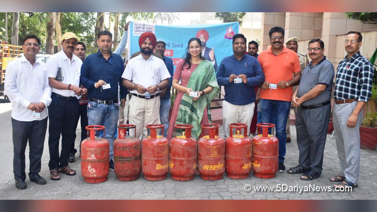 Komal Mittal, DC Hoshiarpur, Deputy Commissioner Hoshiarpur, Hoshiarpur, ECI, Chief Electoral Officer Punjab, Lok Sabha Elections 2024, General Elections 2024, CEO Punjab, Chunav Ka Parv, Desh Ka Garv