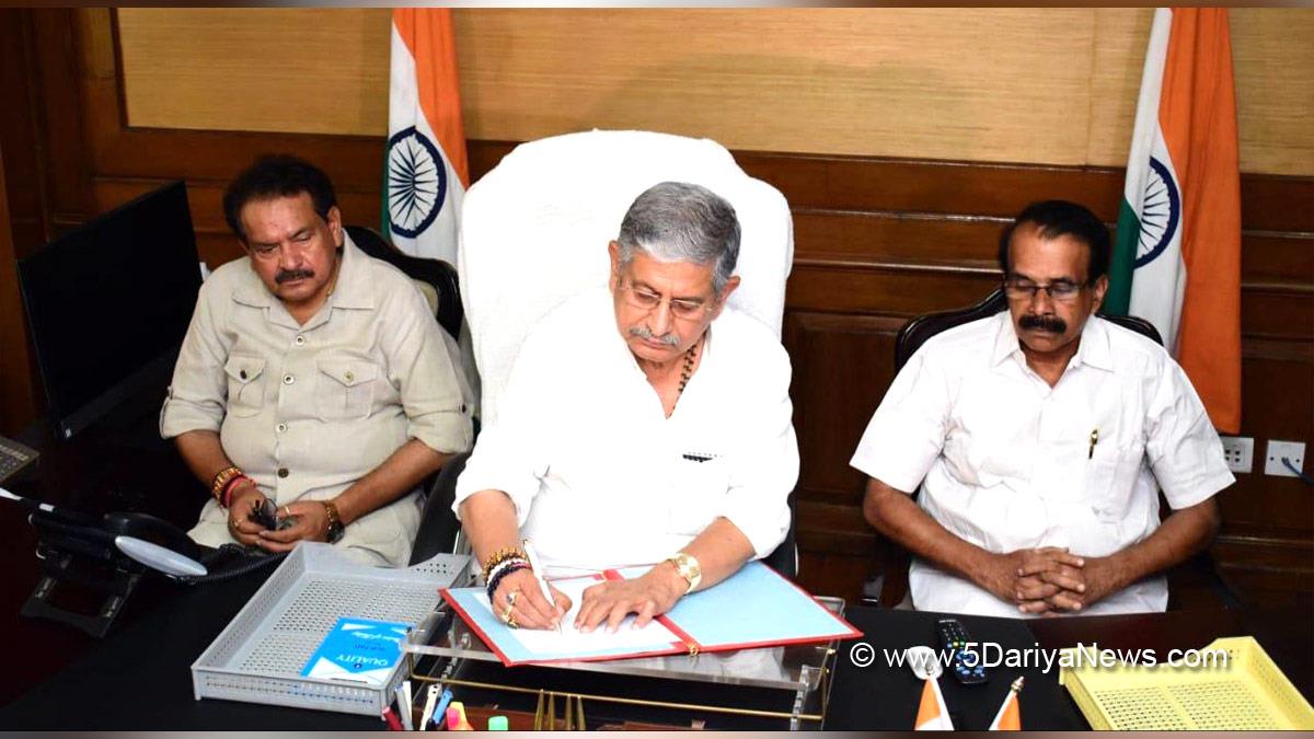 Rajiv Ranjan Singh takes charge of Ministry of Fisheries, Animal ...