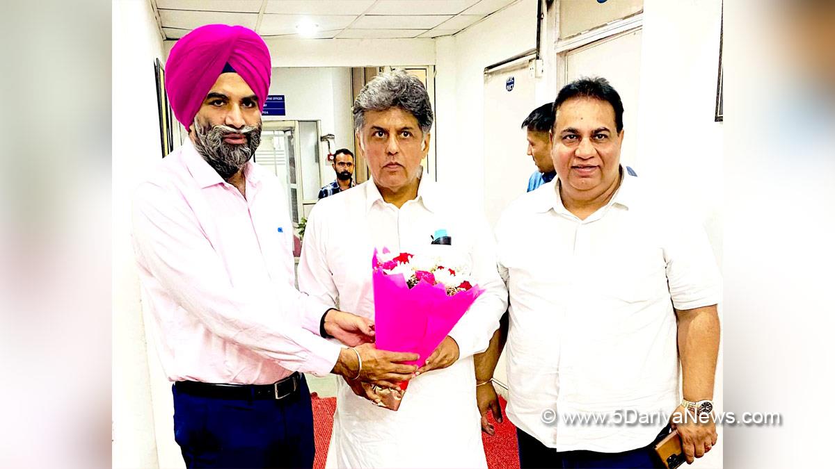 Manish Tewari, Congress, Indian National Congress, Dr. S.S Ahluwalia, Dr. Sunny Singh Ahluwalia, Sunny Singh Ahluwalia, AAP, Aam Aadmi Party, Aam Aadmi Party Punjab, AAP Punjab