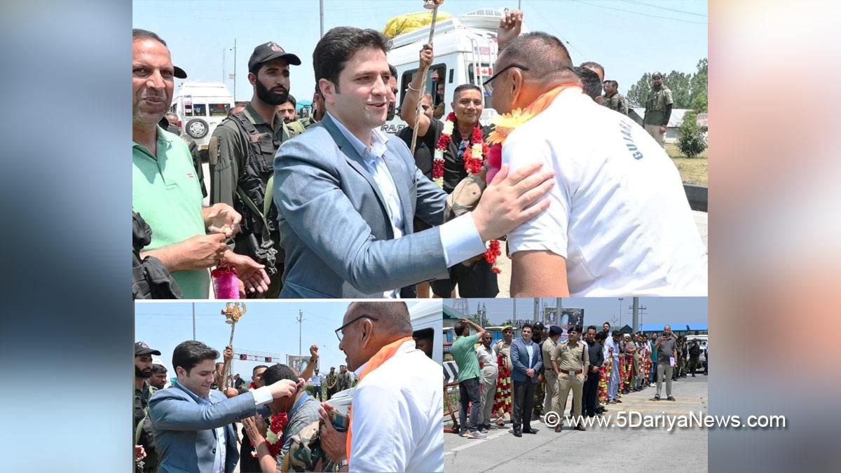 Athar Aamir Khan, Kulgam, Deputy Commissioner Kulgam,  Kashmir, Jammu And Kashmir, Jammu & Kashmir, District Administration Kulgam, Shri Amarnath Ji Yatra, Shri Amarnathji Yatra 2024, Amarnathji Yatra, Amarnathji Yatra 2024, Shri Amarnath Ji Pilgrimage, Shri Amarnathji Shrine Board, SASB, SANJY-2024