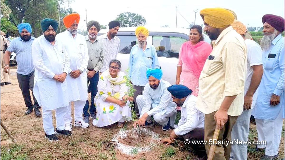 Lakhbir Singh Rai, AAP, Aam Aadmi Party, Aam Aadmi Party Punjab, AAP Punjab, Parneet Shergill, DC Fatehgarh Sahib, Fatehgarh Sahib, Deputy Commissioner Fatehgarh Sahib , Bhagwant Mann Sarkar Tuhade Dwar