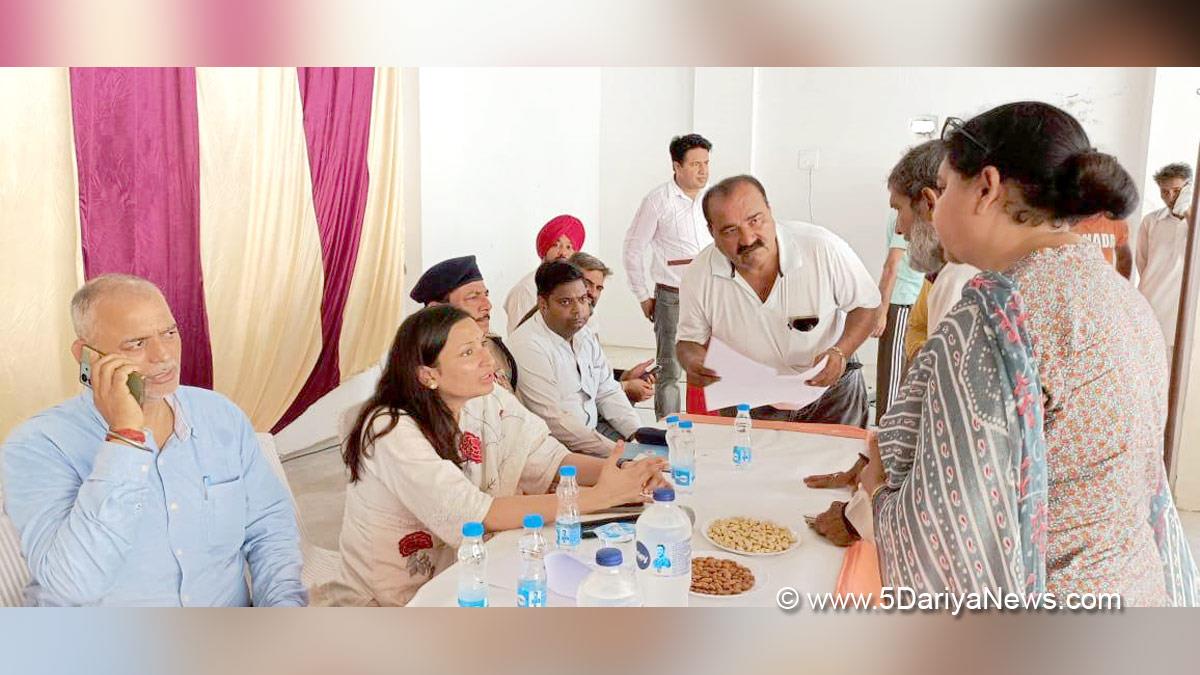 Komal Mittal, DC Hoshiarpur, Deputy Commissioner Hoshiarpur, Hoshiarpur, Bhagwant Mann Sarkar Tuhade Dwar