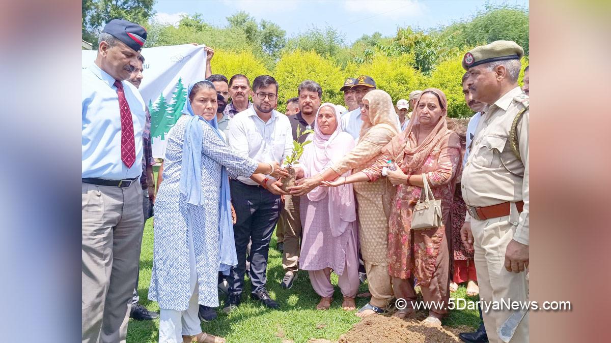 Abhishek Sharma, Samba, Deputy Commissioner Samba, Kashmir, Jammu And Kashmir, Jammu & Kashmir, District Administration Samba, Tree Plantation, Forest Plantation, Plantation forestry, Tree Planting, Tree Plantation Drive, Plants Sapling, Tree Plantation Drive 2024, Ek Ped Maa Ke Naam, Ek Ped Shahidoon Ke Naam