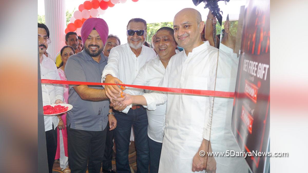 Gurpreet Ghuggi, VIP Luggage Store, VIP Luggage Store Mohali, Vivek Jolly, Mohali