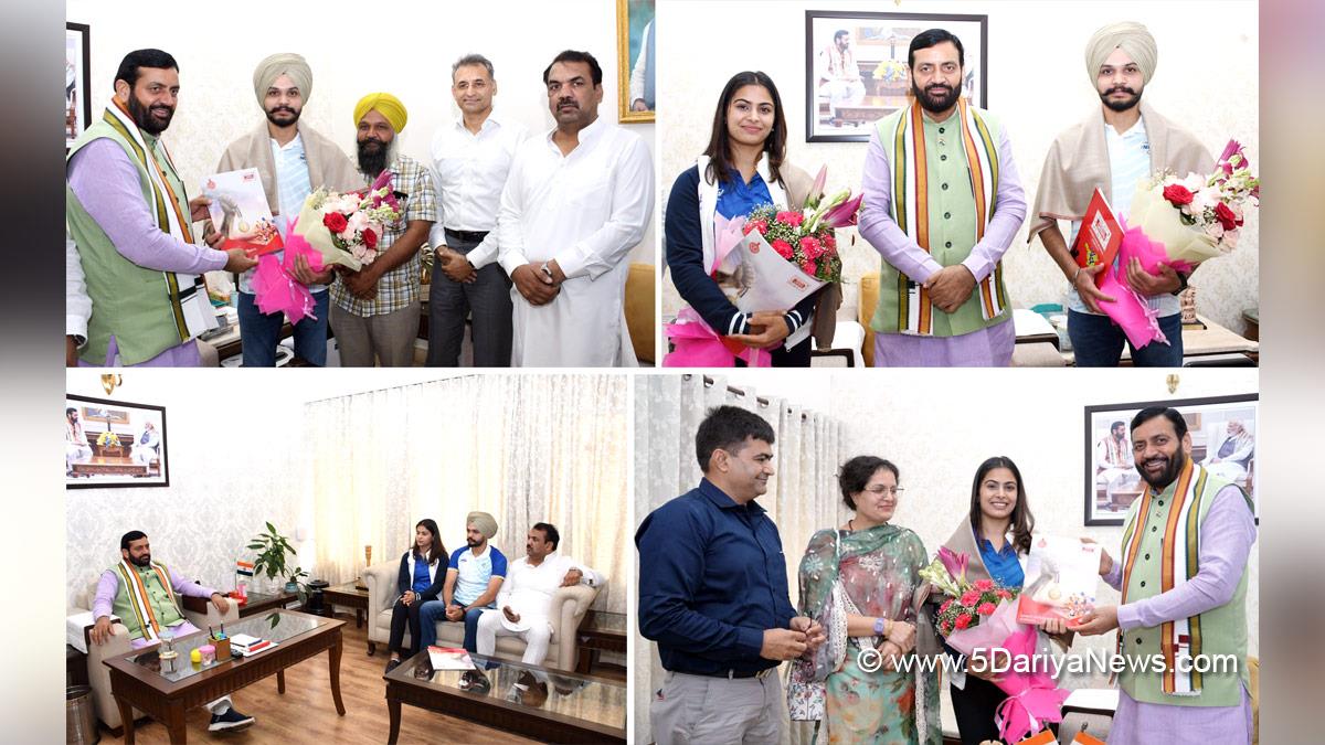 Chief Minister Nayab Singh Saini meets Olympics medal winners at his residence
