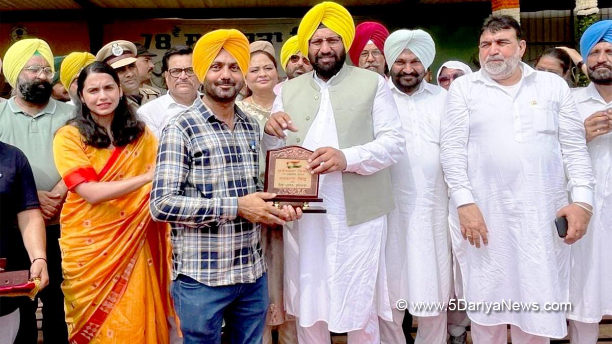 Balkar Singh, AAP, Aam Aadmi Party, Aam Aadmi Party Punjab, AAP Punjab, Ashok Prashar Pappi,Sakshi Sawhney, DC Ludhiana, Ludhiana, Deputy Commissioner Ludhiana, Independence Day, 15 August, 78th Independence Day, Independence Day of India, Tringa, Har Ghar Tringa