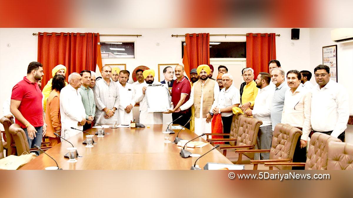 Bhagwant Mann, Bhagwant Singh Mann, AAP, Aam Aadmi Party, Aam Aadmi Party Punjab, AAP Punjab, Government of Punjab, Punjab Government, Punjab, Chief Minister Of Punjab