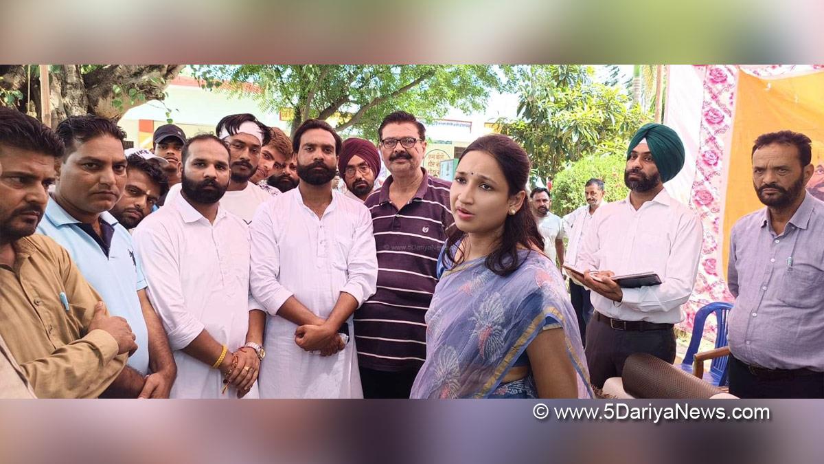Komal Mittal, DC Hoshiarpur, Deputy Commissioner Hoshiarpur, Hoshiarpur, Bhagwant Mann Sarkar Tuhade Dwar