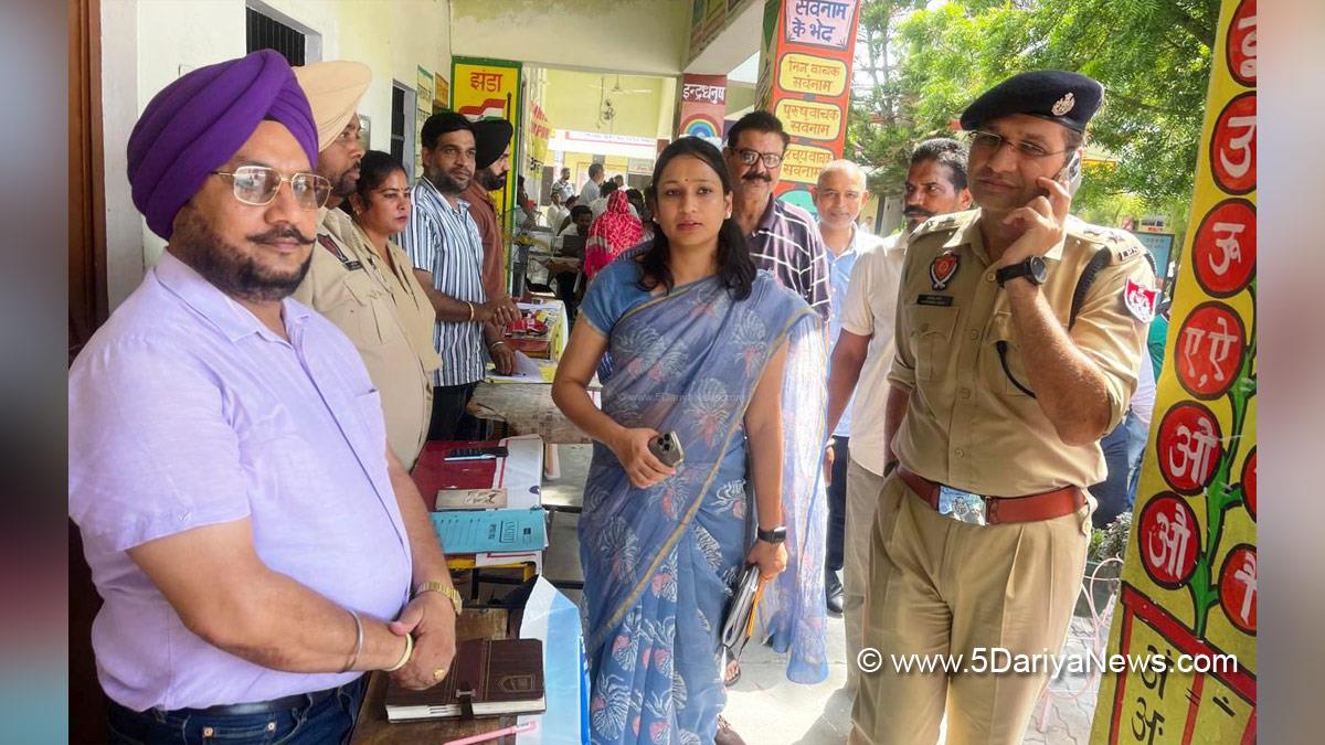 Komal Mittal, DC Hoshiarpur, Deputy Commissioner Hoshiarpur, Hoshiarpur, Bhagwant Mann Sarkar Tuhade Dwar
