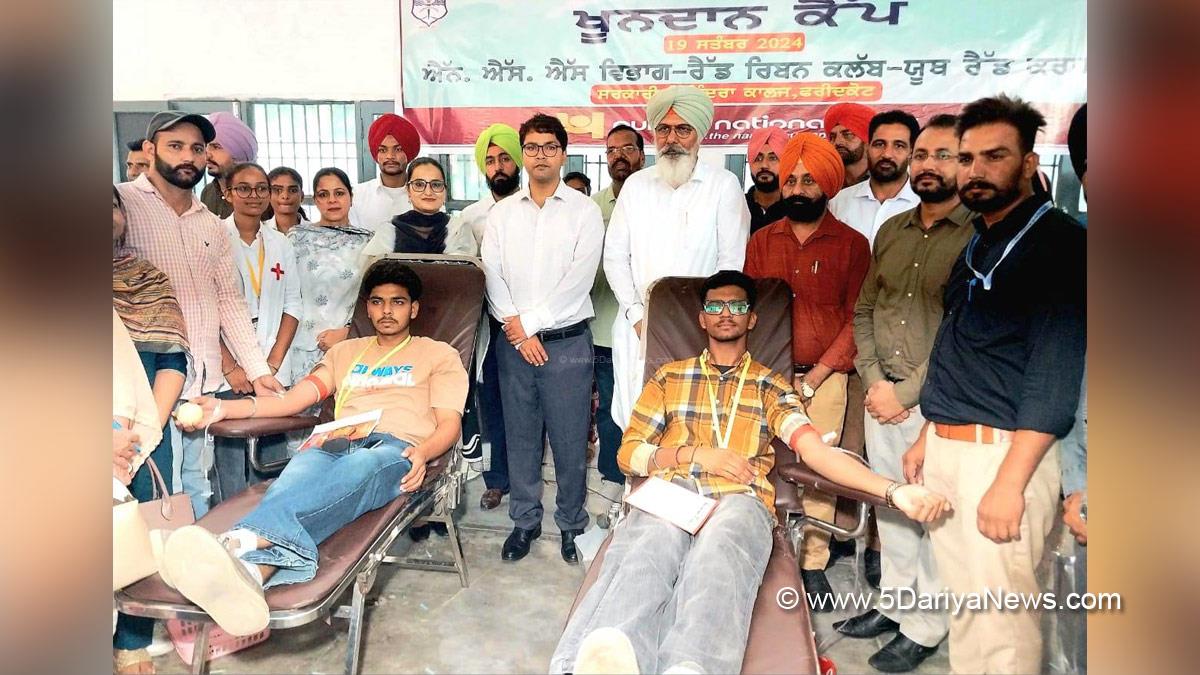 Gurdit Singh Sekhon, AAP, Aam Aadmi Party, Aam Aadmi Party Punjab, AAP Punjab, Vineet Kumar, DC Faridkot, Deputy Commissioner Faridkot, Faridkot , Blood Camp, Blood Donation Camp