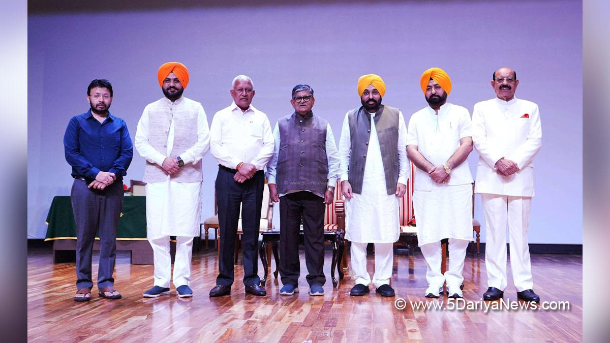 Gulab Chand Kataria, Governor of Punjab, Punjab Governor, Punjab Raj Bhavan, Barinder Kumar Goel, Hardeep Singh Mundian, Tarunpreet Singh Sond, Dr. Ravjot Singh, Mohinder Bhagat