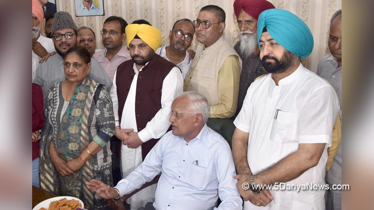 Barinder Kumar Goyal, AAP, Aam Aadmi Party, Aam Aadmi Party Punjab, AAP Punjab, Government of Punjab, Punjab Government, Harbhajan Singh ETO, Hardeep Singh Mundian