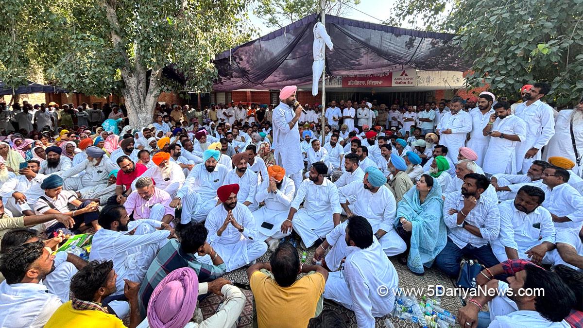Amrinder Singh Raja Warring, Congress, Punjab Congress, Amarinder Singh Raja Warring, Gidderbaha, Protest, Agitation, Demonstration