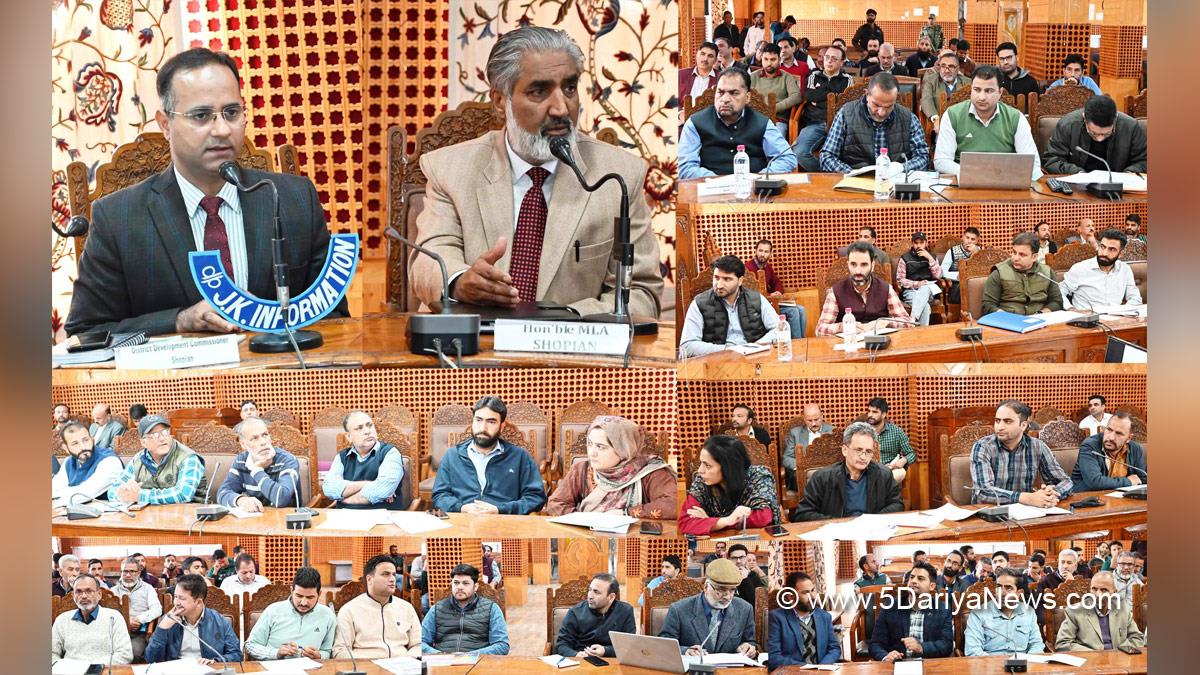 Mohammad Shahid Saleem, Mohammad Shahid Saleem Dar, Shopian, DDC Shopian, District Development Commissioner Shopian, Kashmir, Jammu And Kashmir, Jammu & Kashmir, District Administration, Shabir Ahmad Kullay