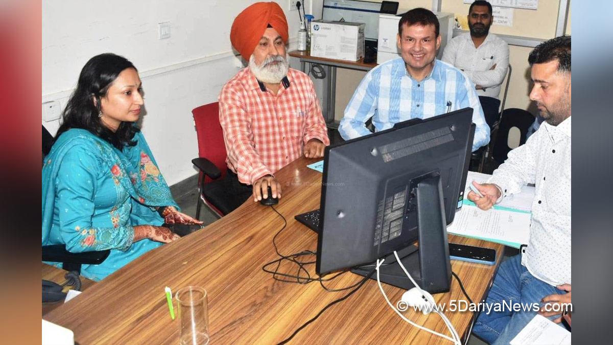 Komal Mittal, DC Hoshiarpur, Deputy Commissioner Hoshiarpur, Hoshiarpur