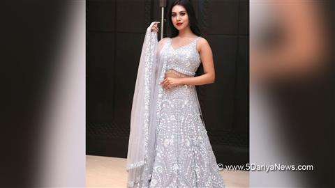Simran Khan Bio