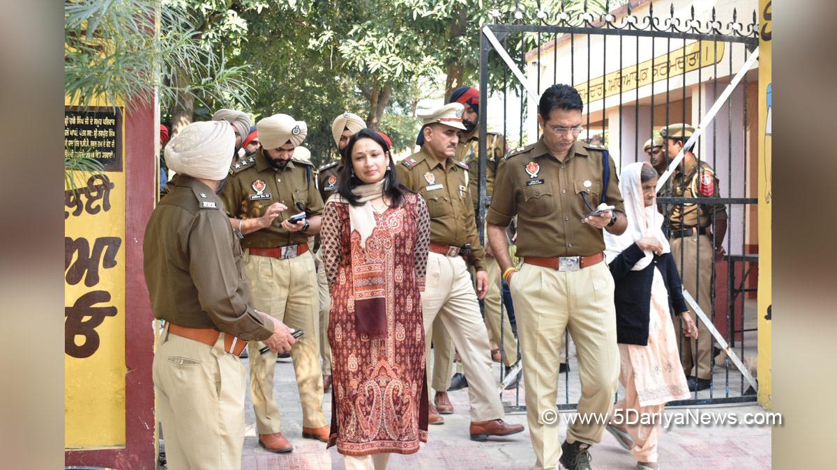 Komal Mittal,DC Hoshiarpur,Deputy Commissioner Hoshiarpur,Hoshiarpur