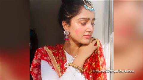 Divya Singh Bio