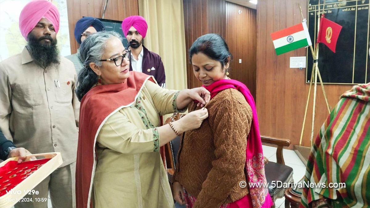 PoonamDeep Kaur, DC Barnala, Deputy Commissioner Barnala, Barnala, Armed Forces Flag Day