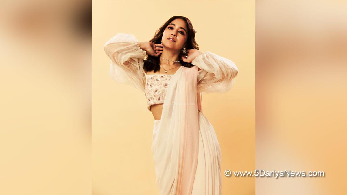 Shweta Tripathi, Bollywood, Entertainment, Mumbai, Actress, Cinema, Hindi Films, Movie, Mumbai News, Heroine