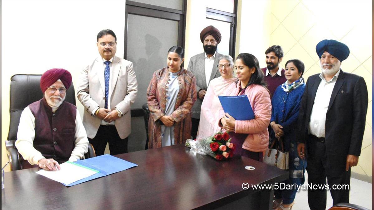 Pradeep Kumar Sabharwal, Divisional Commissioner Jalandhar, Jalandhar