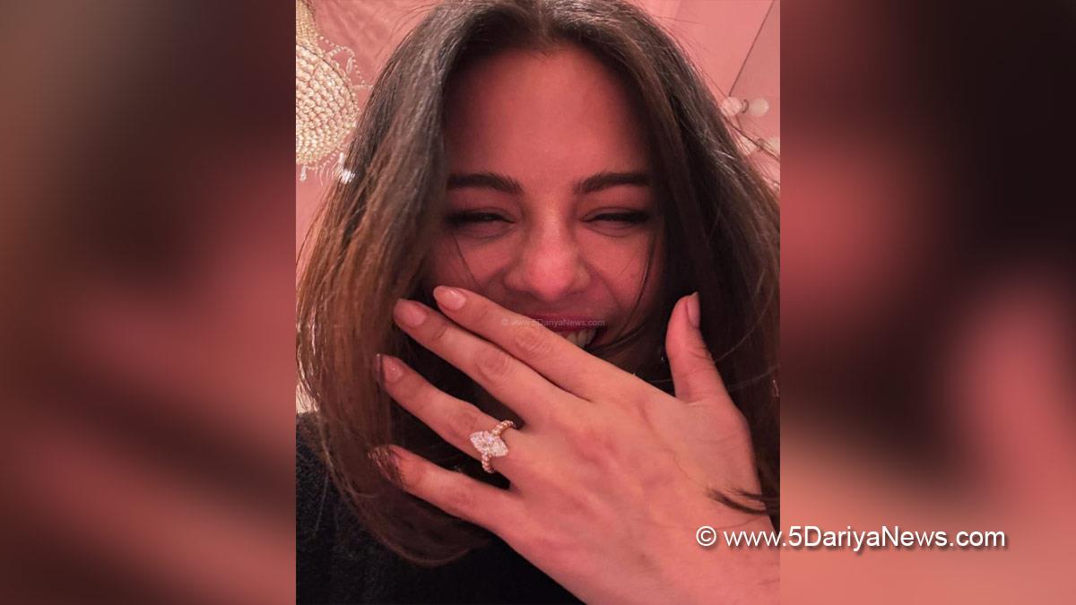 Selena Gomez Says Yes! Engaged to Benny Blanco with a Gorgeous Ring