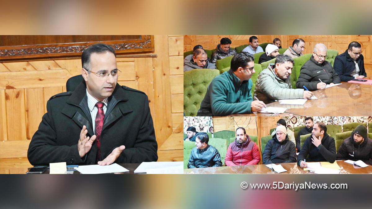 Mohammad Shahid Saleem, Mohammad Shahid Saleem Dar, Shopian, DDC Shopian, District Development Commissioner Shopian, Kashmir, Jammu And Kashmir, Jammu & Kashmir, District Administration Shopian, Prashasan Gaon Ki Ore
