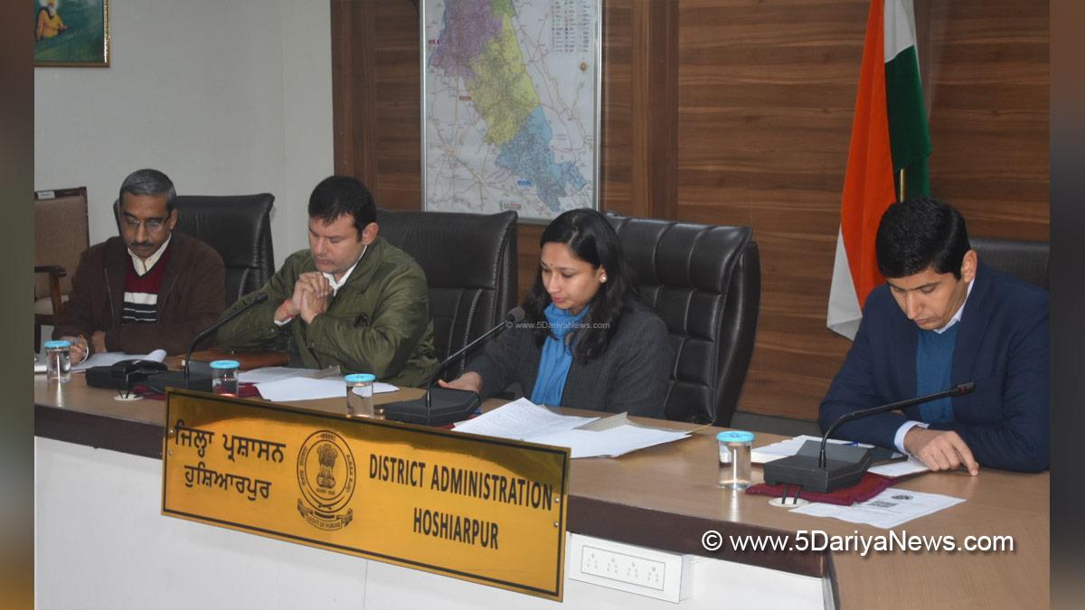 Komal Mittal, DC Hoshiarpur, Deputy Commissioner Hoshiarpur, Hoshiarpur, Republic Day, Republic Day 2025