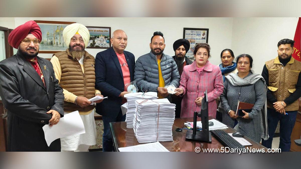 Dr. Sona Thind, DC Fatehgarh Sahib, Fatehgarh Sahib, Deputy Commissioner Fatehgarh Sahib 