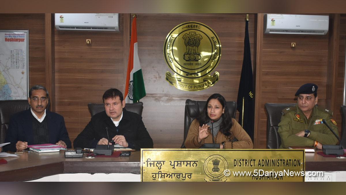 Komal Mittal, DC Hoshiarpur, Deputy Commissioner Hoshiarpur, Hoshiarpur, Republic Day, Republic Day 2025, 76th Republic Day