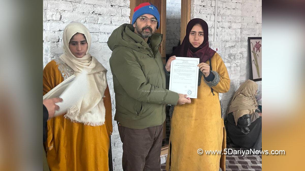 Mussarat Islam, Mussarat ul-Islam, Kashmir, Jammu And Kashmir, Jammu & Kashmir, Director Handicrafts and Handloom Kashmir, DHHK