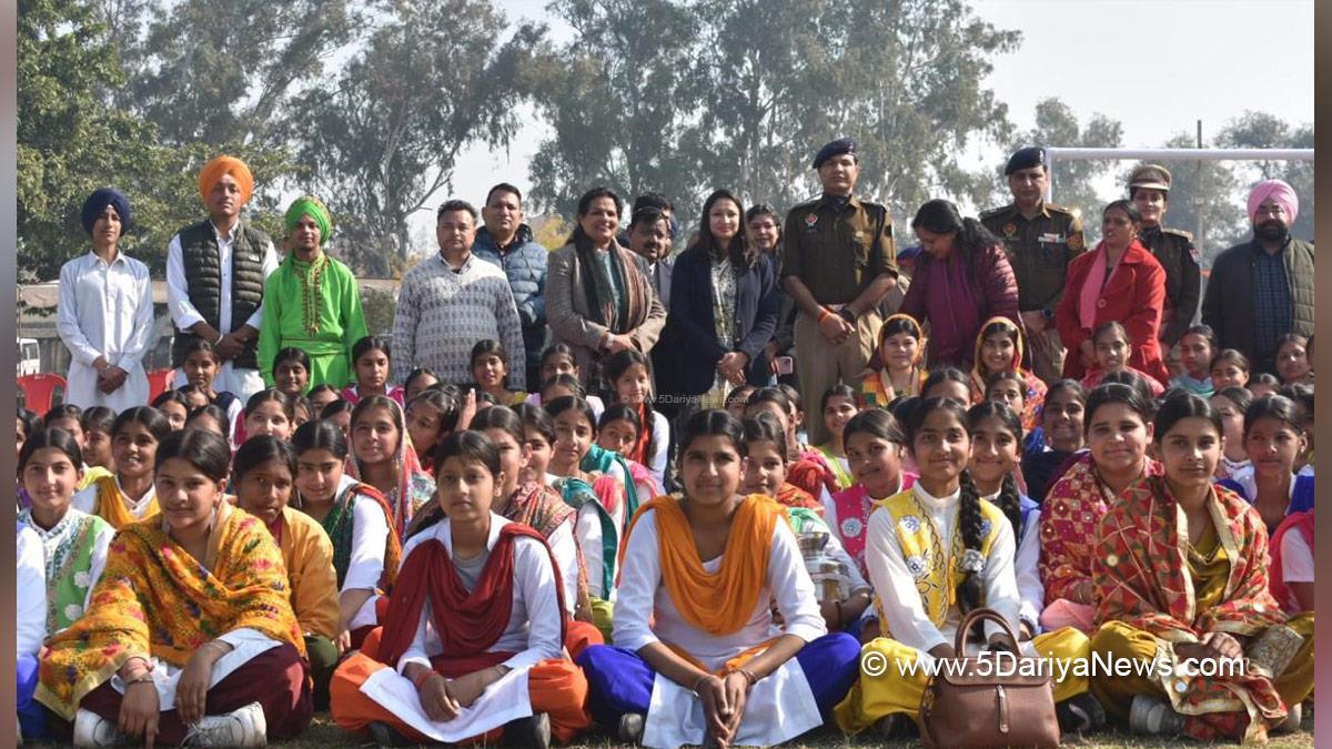 Komal Mittal, DC Hoshiarpur, Deputy Commissioner Hoshiarpur, Hoshiarpur, Republic Day, Republic Day 2025, 76th Republic Day