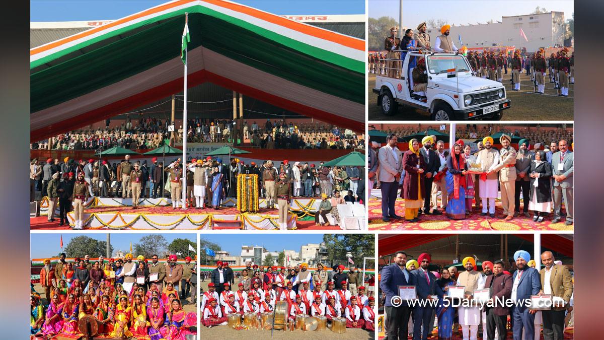 Tarunpreet Singh Sond, AAP, Aam Aadmi Party, Aam Aadmi Party Punjab, AAP Punjab, Government of Punjab, Punjab Government, Sakshi Sawhney, DC Amritsar, Amritsar, Deputy Commissioner Amritsar, 76th Republic Day, Republic Day of India, Republic Day 2025, Republic Day Parade 2025, National flag