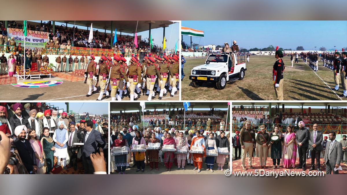 Dr. Sona Thind, DC Fatehgarh Sahib, Fatehgarh Sahib, Deputy Commissioner Fatehgarh Sahib, 76th Republic Day,Republic Day of India, Republic Day 2025, Republic Day Parade 2025, National flag
