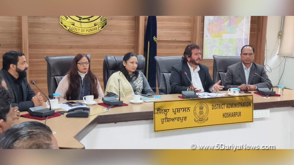 Komal Mittal, DC Hoshiarpur, Deputy Commissioner Hoshiarpur, Hoshiarpur, Chandan Grewal
