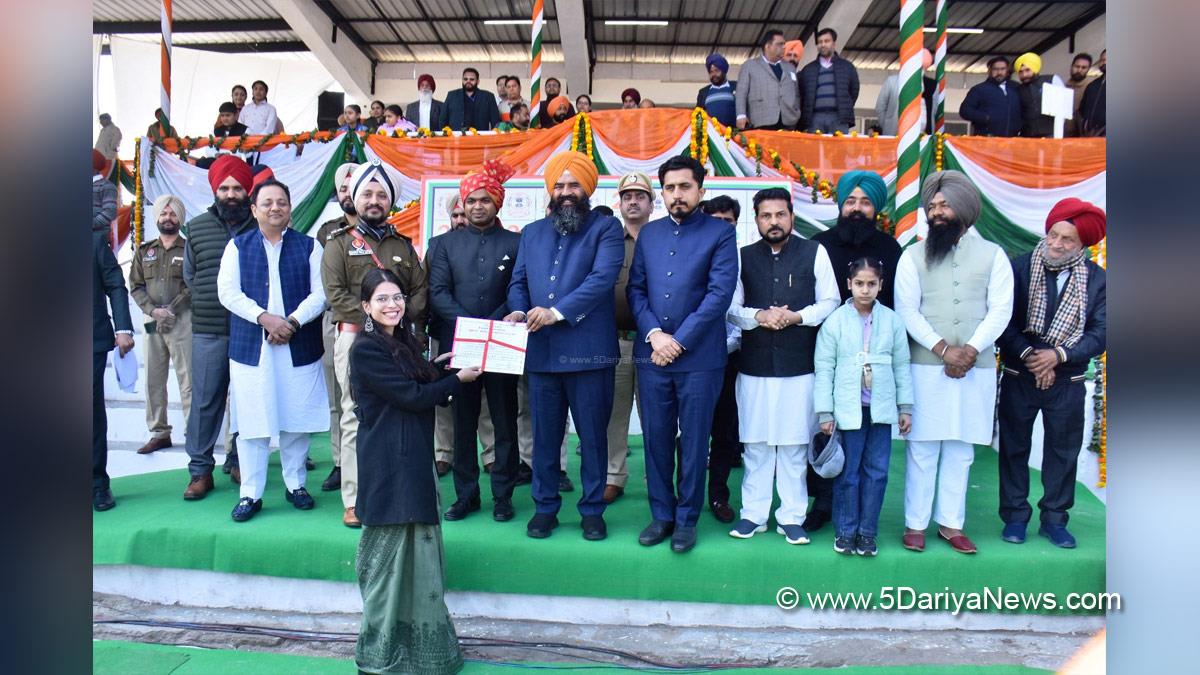 Jai Krishan Rouri, Jai Krishan, Jai Krishan Singh Rouri, AAP, Aam Aadmi Party, Aam Aadmi Party Punjab, AAP Punjab, Government of Punjab, Punjab Government, Dinesh Chadha, Himanshu Jain, DC Ropar, Deputy Commissioner Ropar, Rupnagar, Ropar, 76th Republic Day,Republic Day of India, Republic Day 2025, Republic Day Parade 2025, National flag