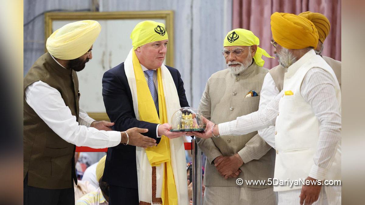 Narendra Modi, Modi, BJP, Bharatiya Janata Party, Prime Minister of India, Prime Minister, Narendra Damodardas Modi, Prime Minister of New Zealand, Christopher Luxon, Gurdwara Rakab Ganj Sahib, Manjinder Singh Sirsa
