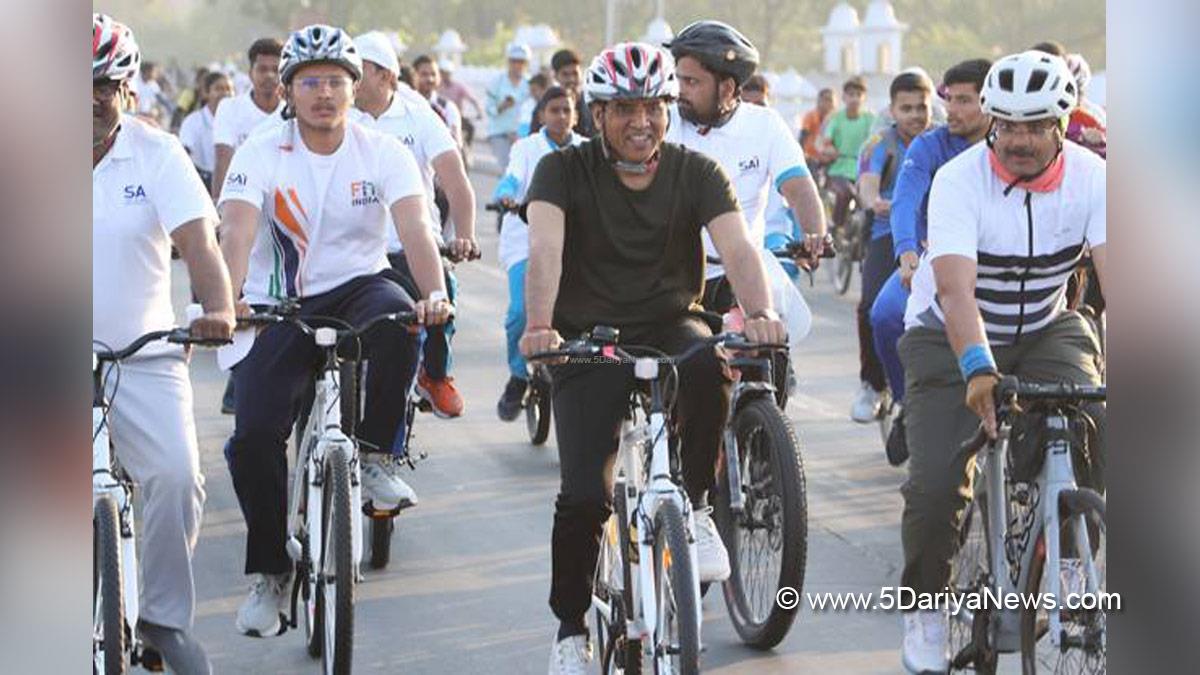 Mansukh Mandaviya, Dr Mansukh Mandaviya, BJP, Bharatiya Janata Party, Lucknow, Fit India Sundays on Cycle