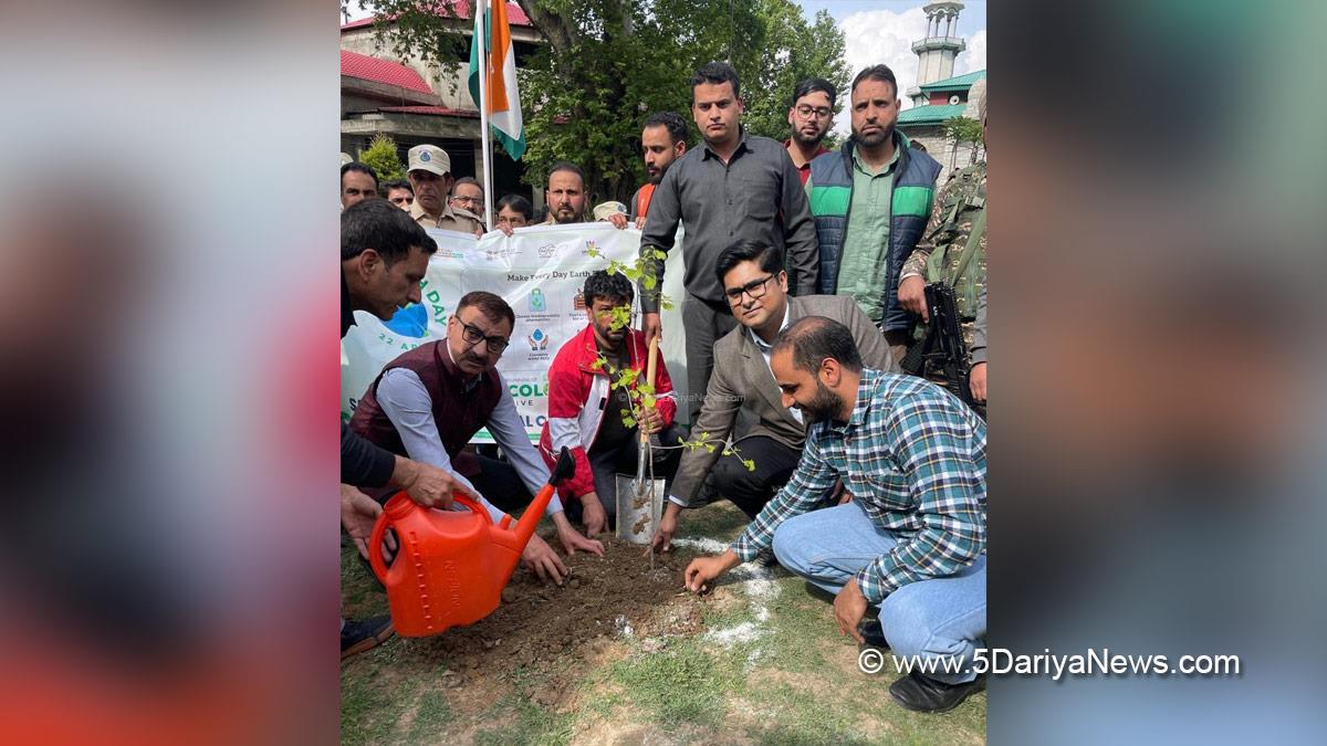 Dr Owais Ahmad, Dr Owais Ahmed, Srinagar Municipal Corporation, SMC, Srinagar, Kashmir, Jammu And Kashmir, Jammu, World Earth Day, World Earth Day 2025