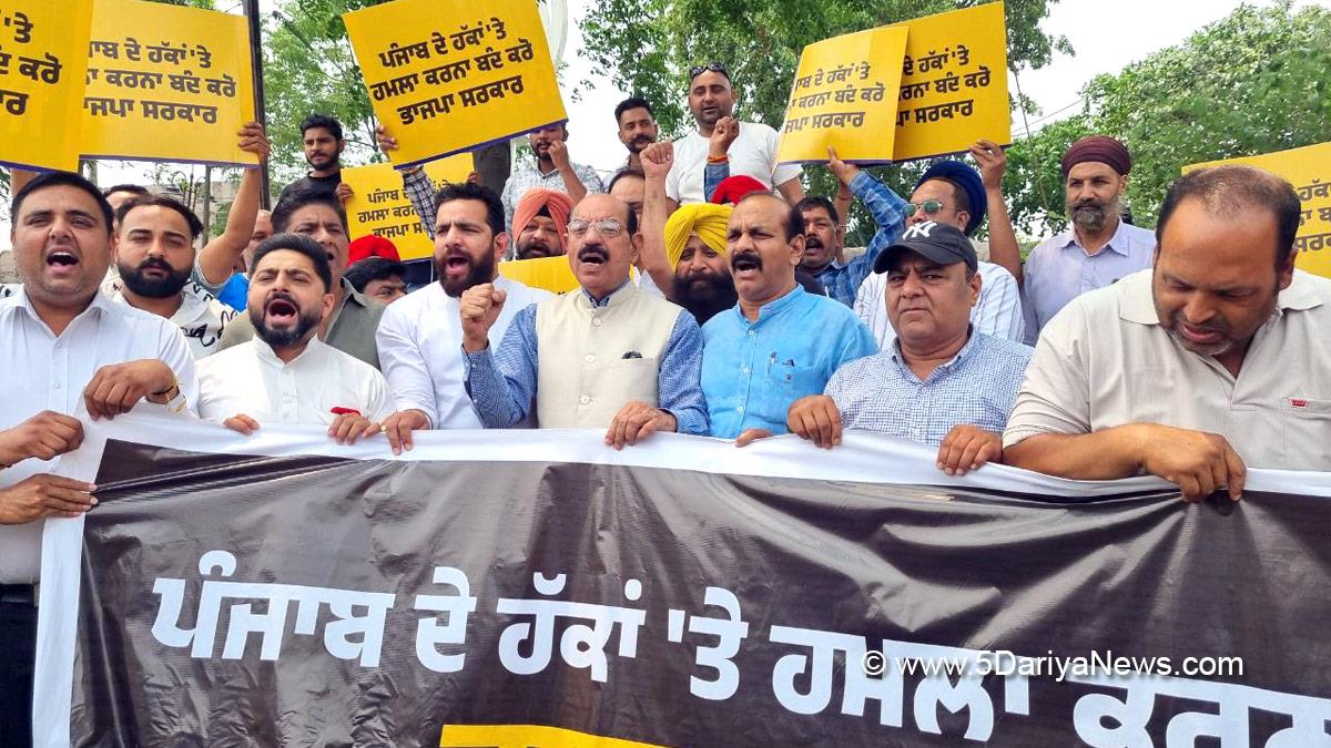 Mohinder Bhagat, AAP, Aam Aadmi Party, Aam Aadmi Party Punjab, AAP Punjab, Government of Punjab, Punjab Government, Jalandhar, Bhakra Beas Management Board, BBMB, Protest, Agitation, Demonstration