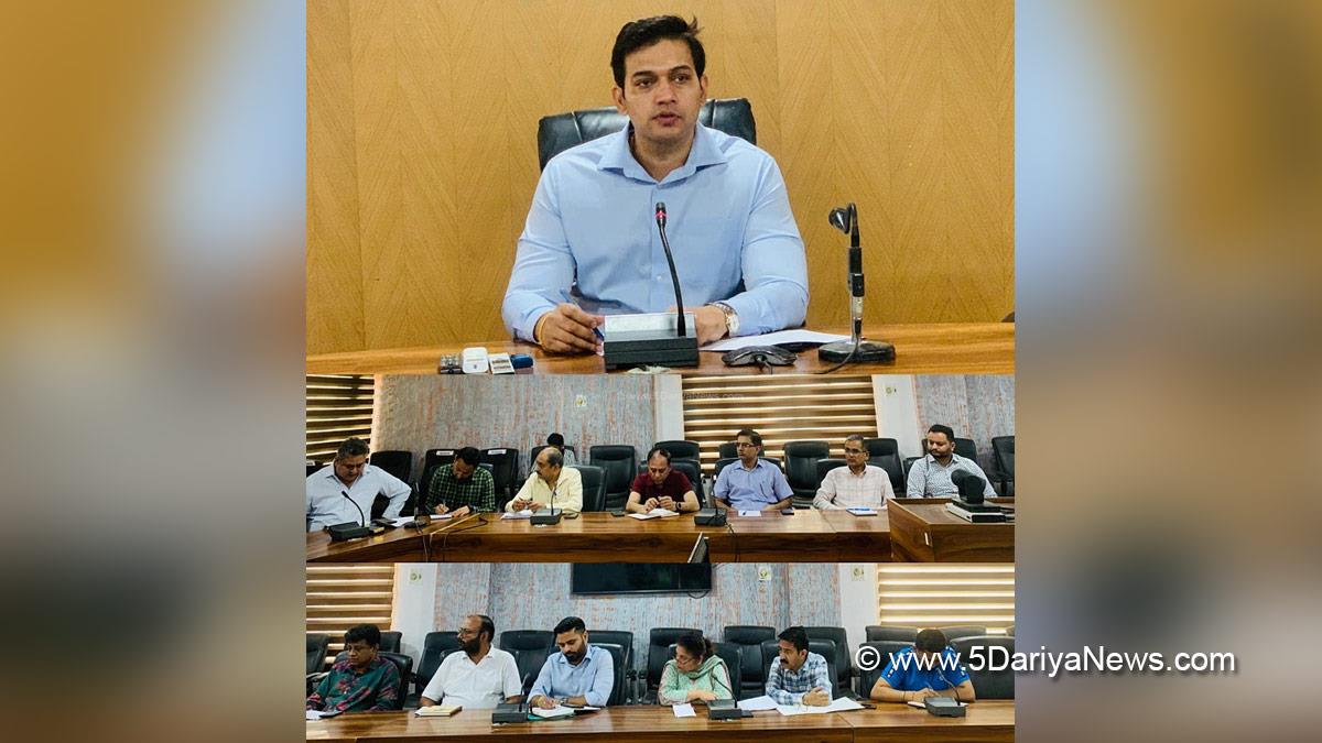 Rakesh Minhas, Dr Rakesh Minhas, Kathua, DDC Kathua, District Development Commissioner Kathua, Kashmir, Jammu And Kashmir, Jammu, District Administration Kathua, District Road Safety Committee
