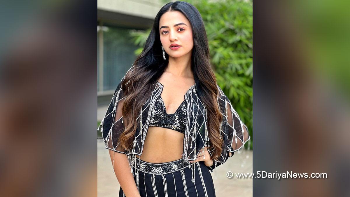 Bollywood, Entertainment, Mumbai, Actress, Cinema, Hindi Films, Movie, Mumbai News, Heroine, Helly Shah